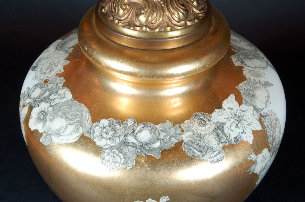 Paar Roccoco- Eglomise-Lampen (Blattgold) im Angebot