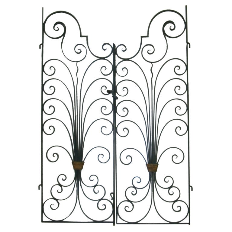Parisian gate from the Art Deco Period For Sale