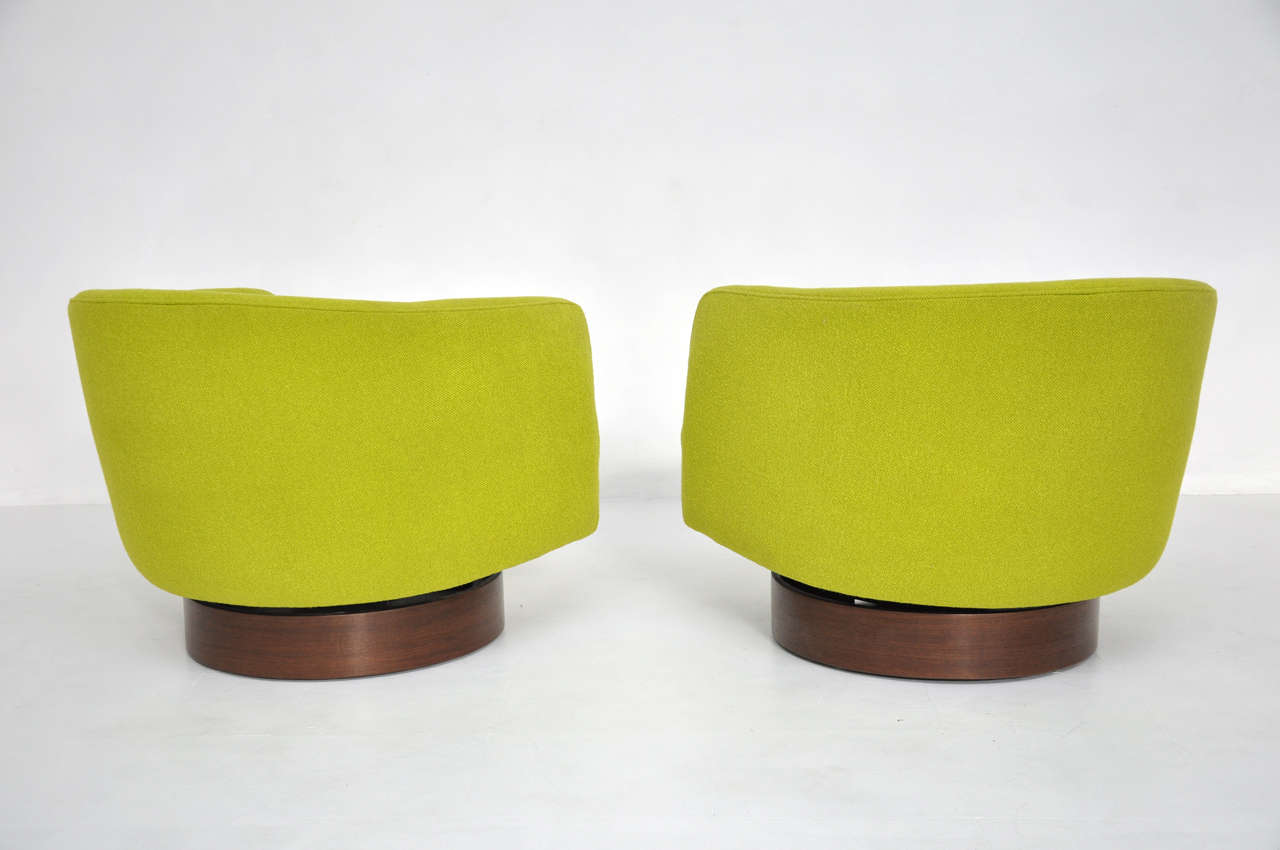 Mid-20th Century Milo Baughman Green Swivel Lounge Chairs