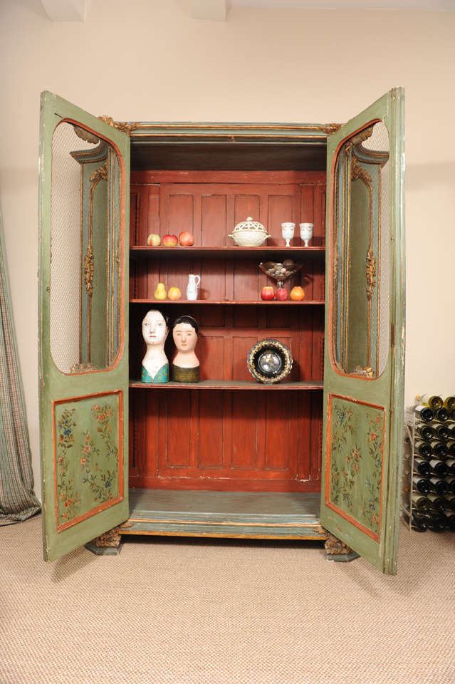 18th Century and Earlier Italian cupboard 18th Century For Sale