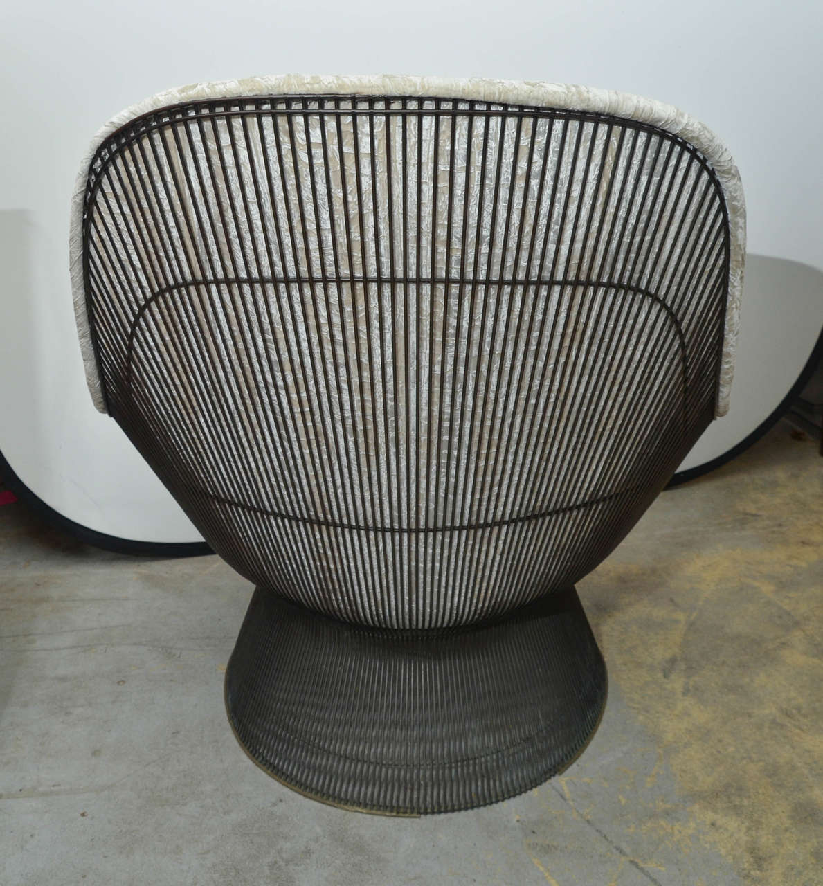 Pair of Warren Platner Chairs and One Ottoman In Excellent Condition In East Hampton, NY