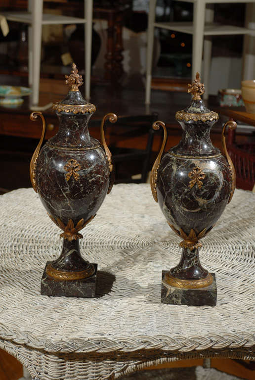 Pair of 19th Century French Marble Cassoulets In Good Condition In Atlanta, GA