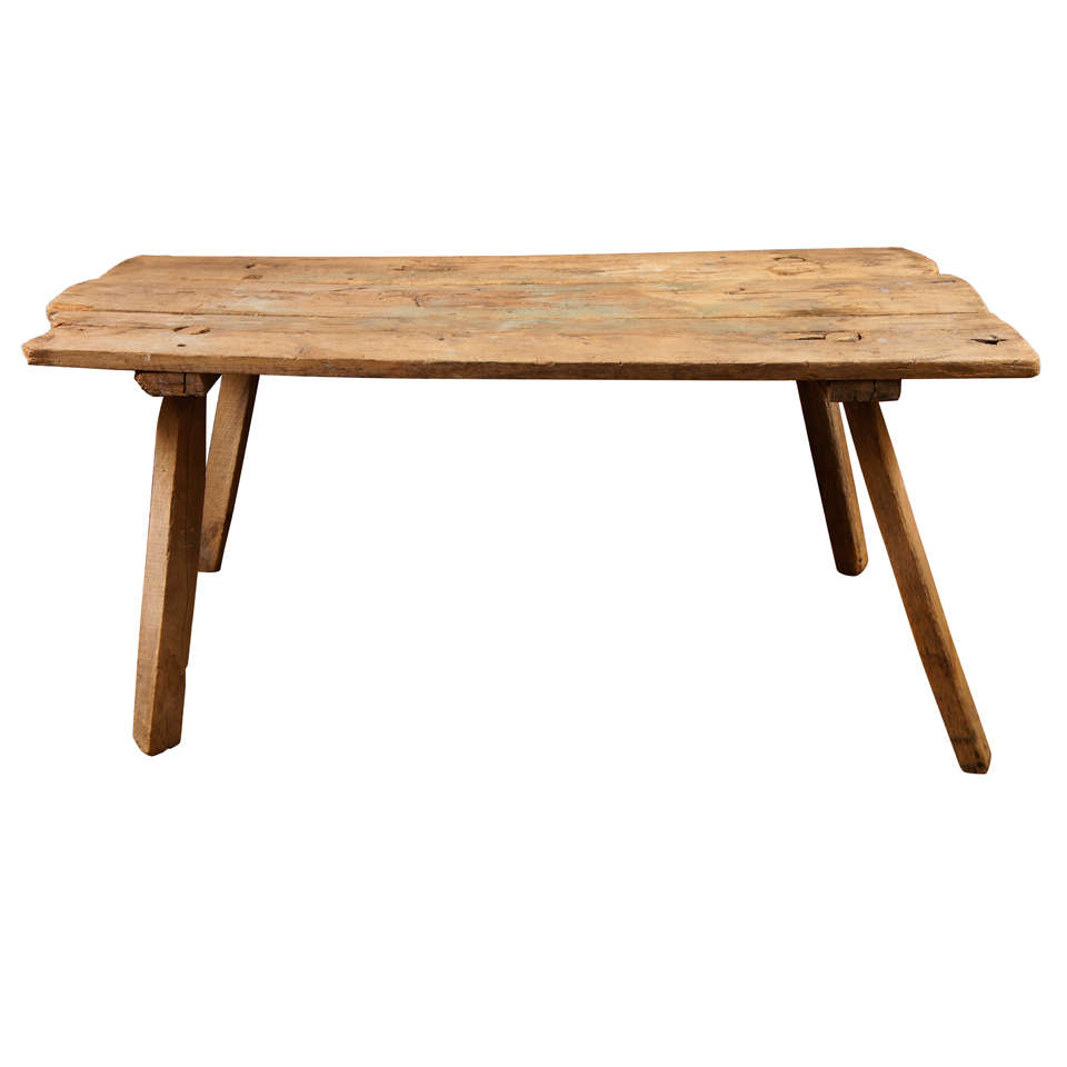 Table de travail pliable en forme de fourrure de bœuf du début du XIXe siècle