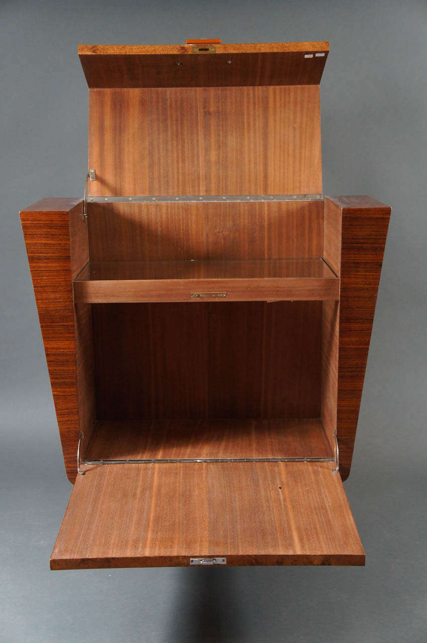 Italian Deco 1930s Burl Wood Bar with Glass Shelf For Sale 1