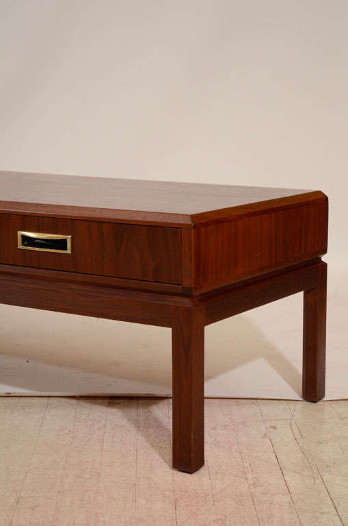 Handsome Walnut Coffee Table by Maurice Villency In Good Condition In New York, NY