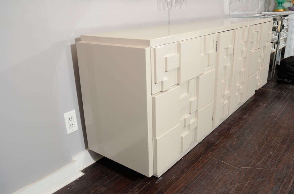 Mid-Century Modern White Lacquered Lane Furniture Brutalist Dresser in the Manner of Paul Evans