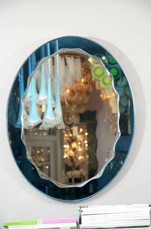 Maßgefertigter ovaler Wave-Spiegel in keramischem blauem Spiegelrahmen (Moderne) im Angebot