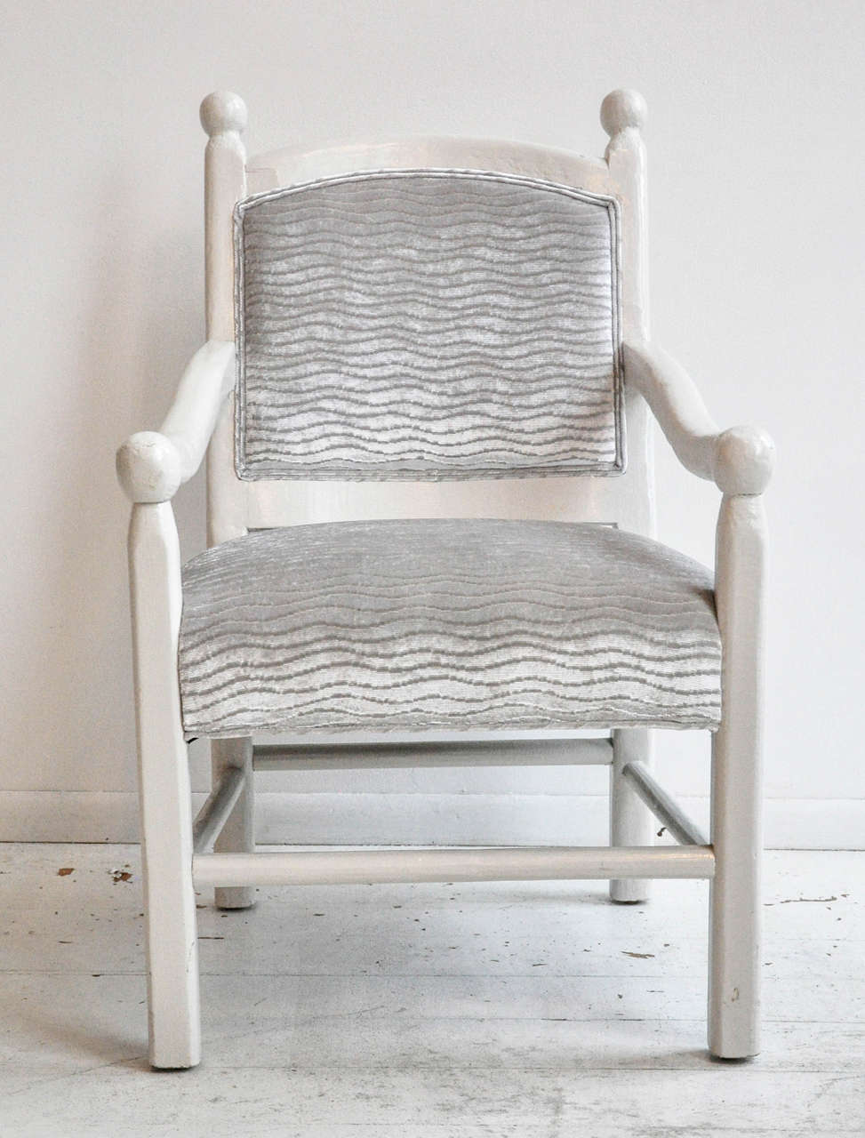 Pair of Pearl White Lacquered Arm Chairs 1