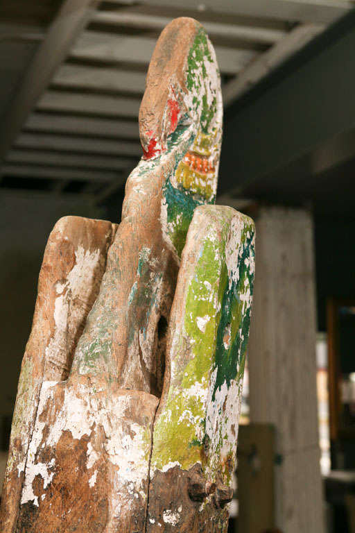 Antiker geschnitzter und verzierter Schiffsfigurenkopf (Indisch) im Angebot