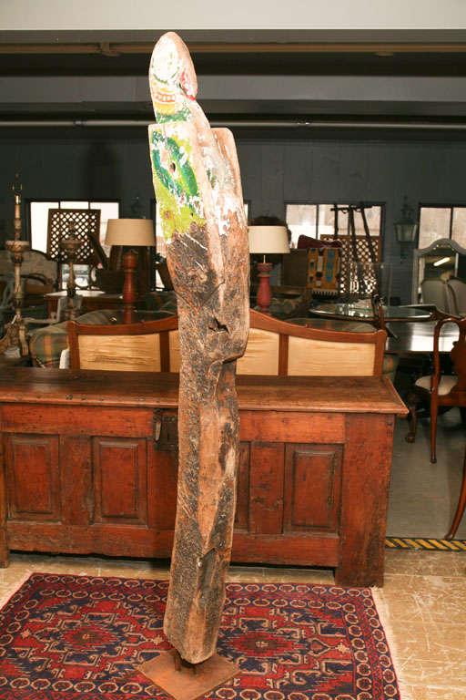 Antiguo mascarón de proa de barco tallado y decorado en venta 3
