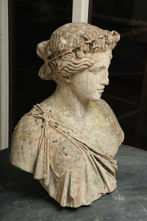 18th Century Carved Lime stone of Diana, the Huntress In Good Condition In Washington, DC
