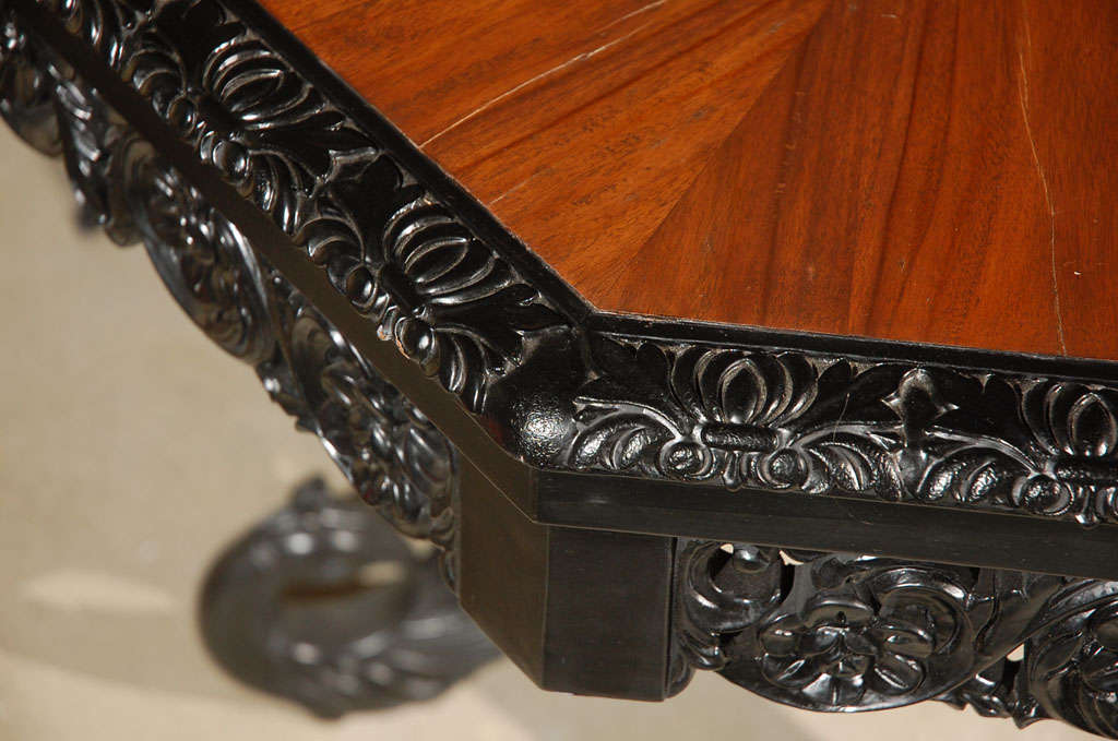 Table centrale de style Ceylonais en vente 3