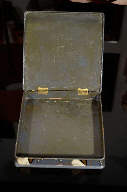 Papier-mache tray and box, French 1920s For Sale 4