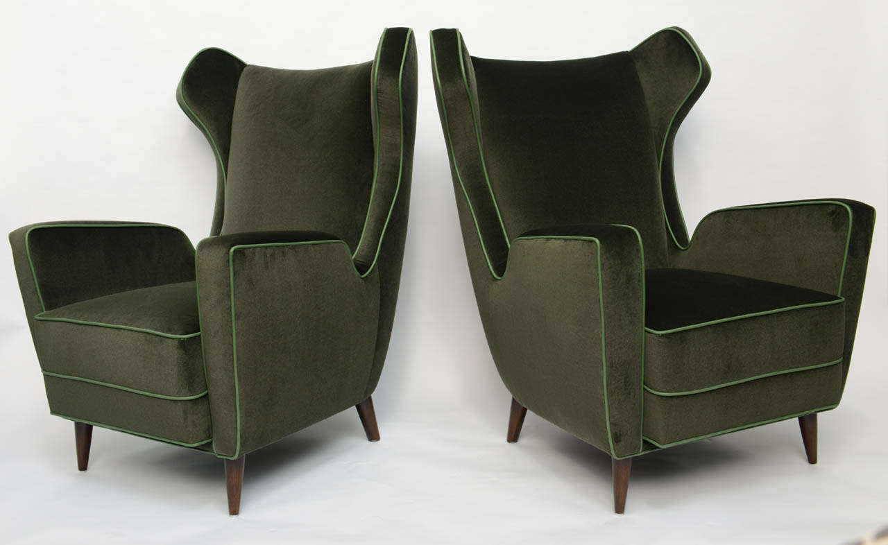 Italian Pair of Exquisite Winged Armchairs in the Manner of Ponti