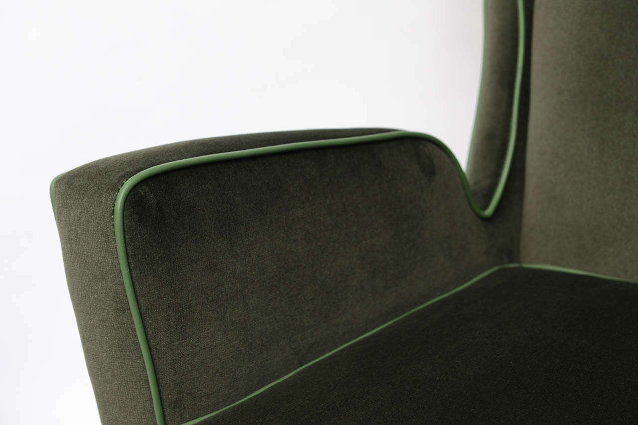 Pair of Exquisite Winged Armchairs in the Manner of Ponti 3