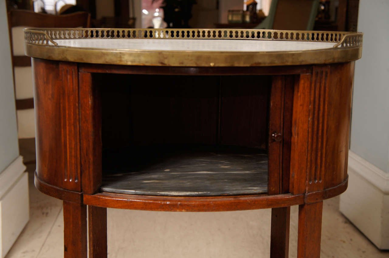 19th Century Oval Louis XVI Style Table De Chevet In Good Condition For Sale In Hudson, NY