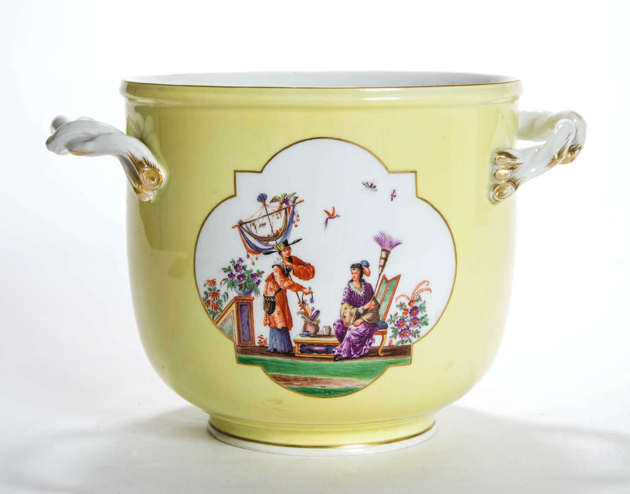 Pair of Meissen Yellow Ground Jardinieres Cachpots, 19th-20th Century In Excellent Condition For Sale In London, GB