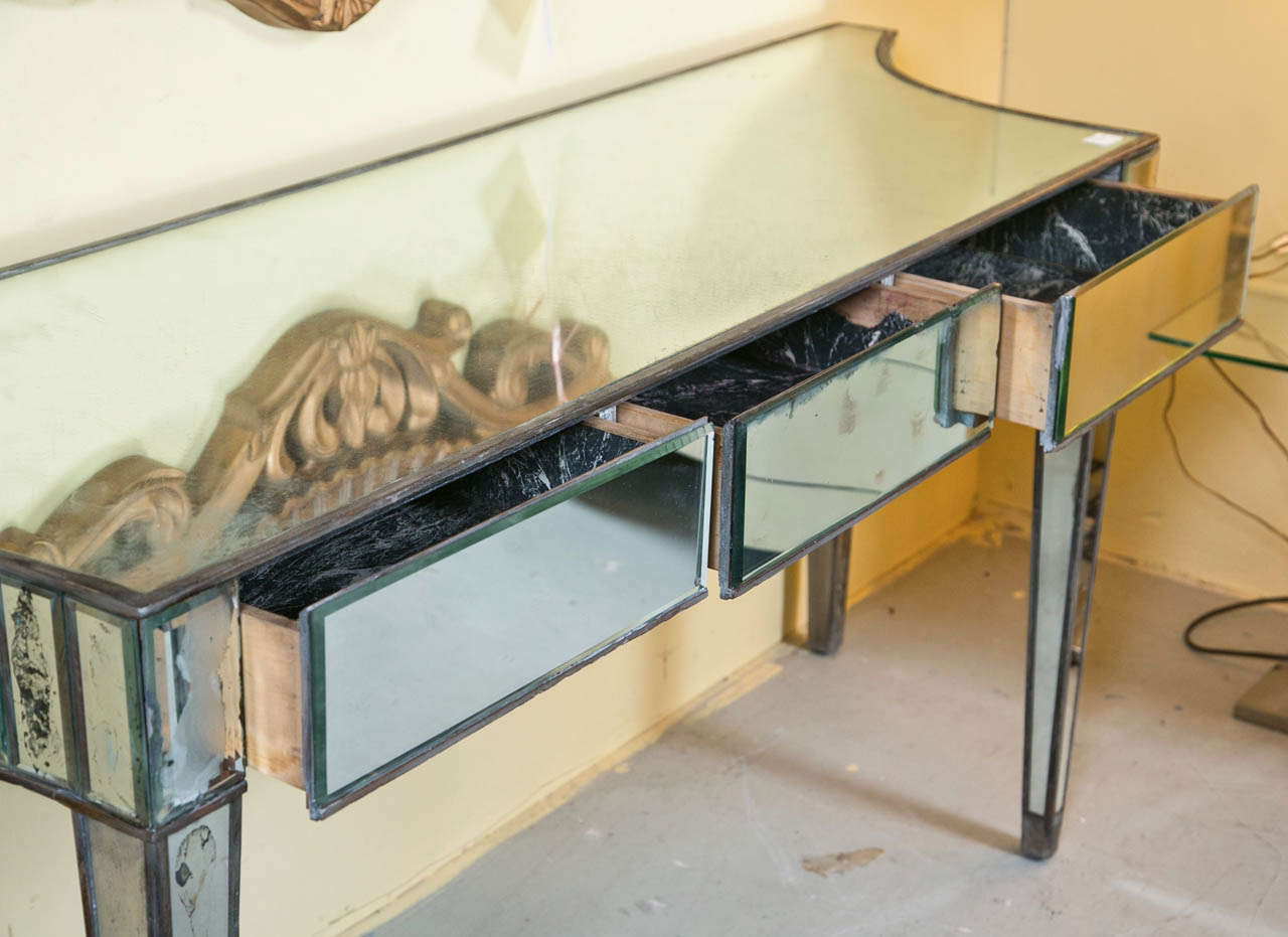 Hollywood Regency Style Mirrored Console Table In Good Condition In Stamford, CT