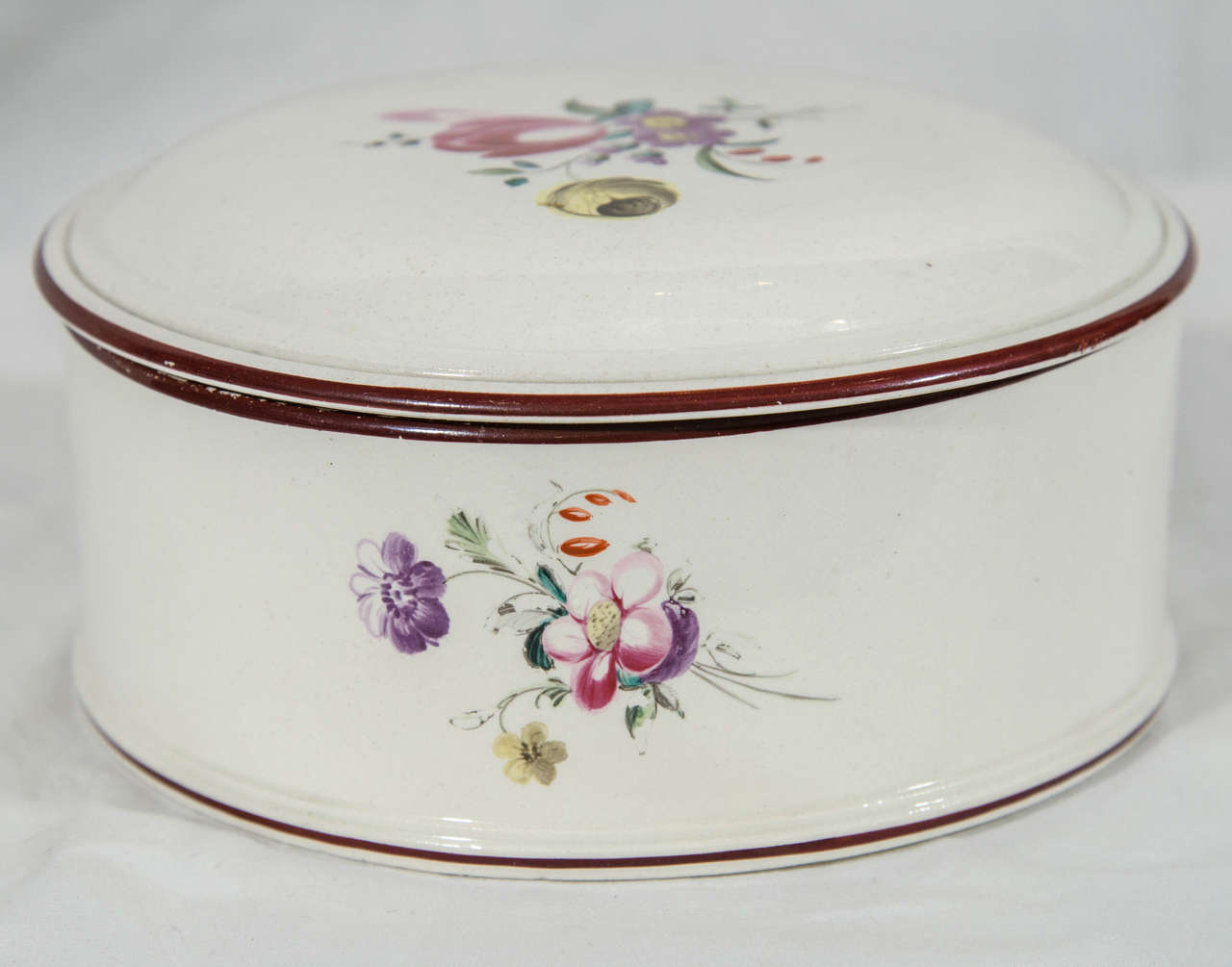 Antique 18th Century Creamware Covered Box Made circa 1780 For Sale 1
