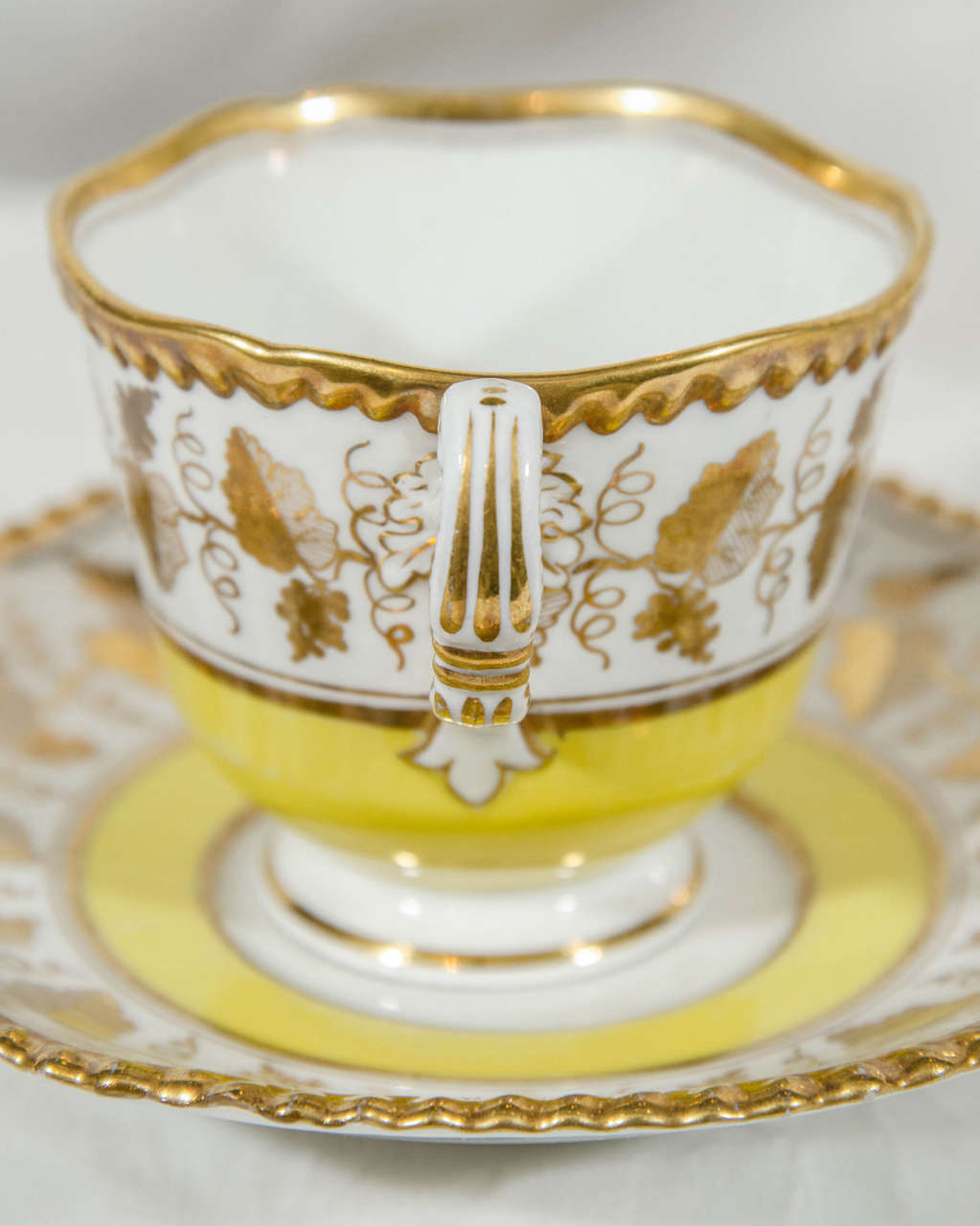 Neoclassical  Antique Worcester Porcelain Tea Cups and Saucers Yellow and Gold 