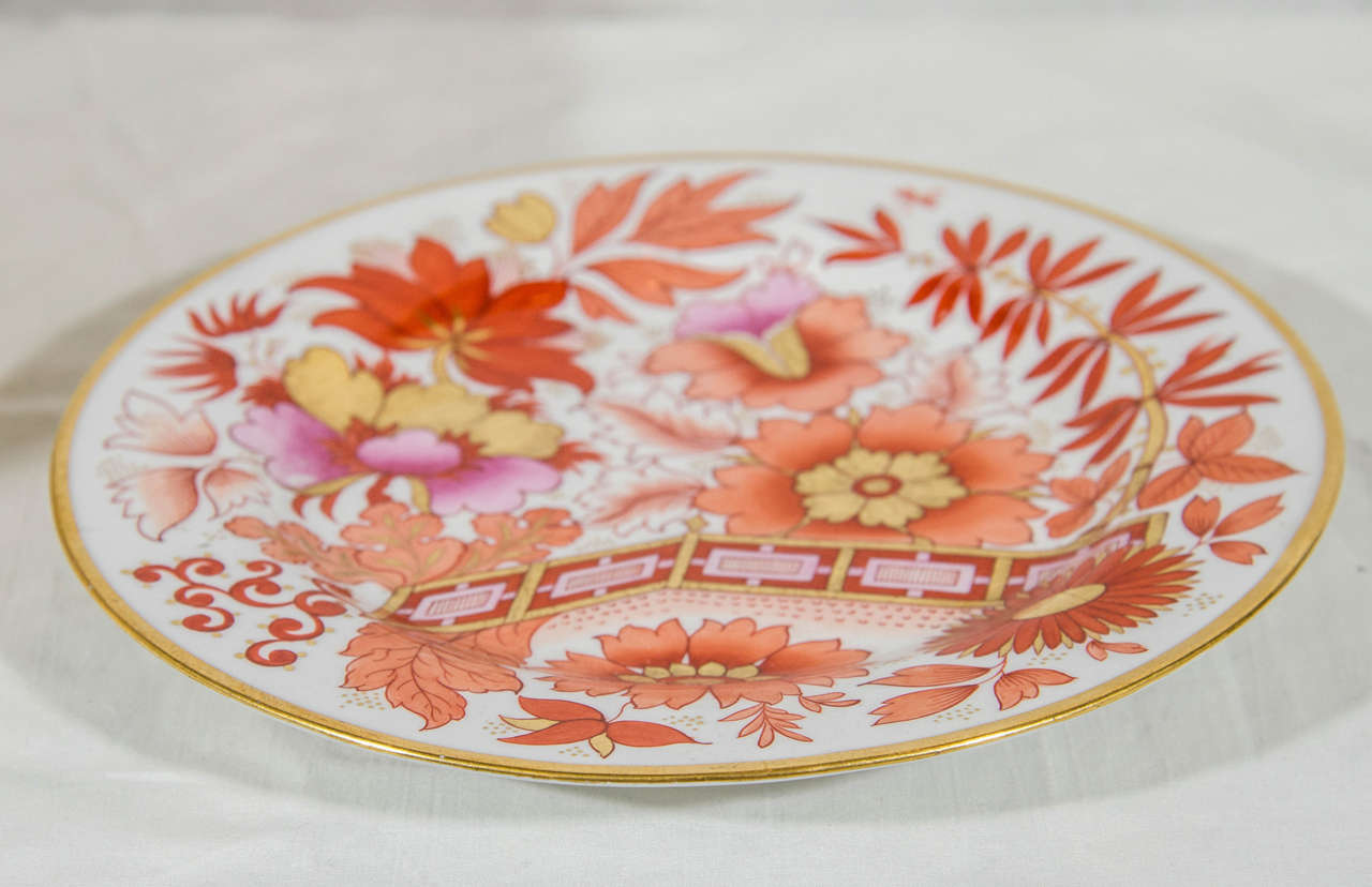 Pair of Worcester Dishes Painted in Famille Rose Pink and Orange In Excellent Condition In Katonah, NY