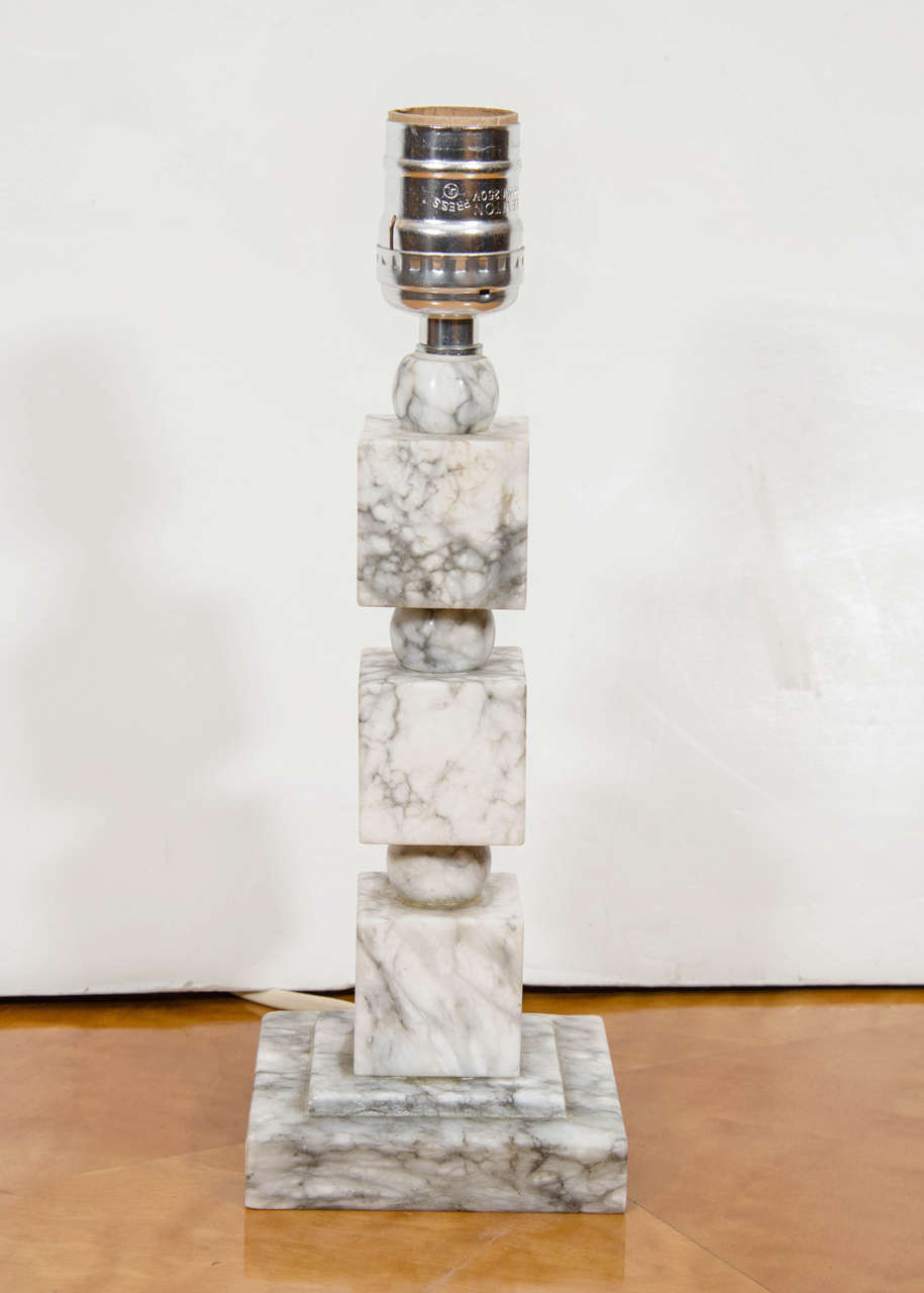 Art-Déco-Tischlampe aus Marmor (Art déco) im Angebot