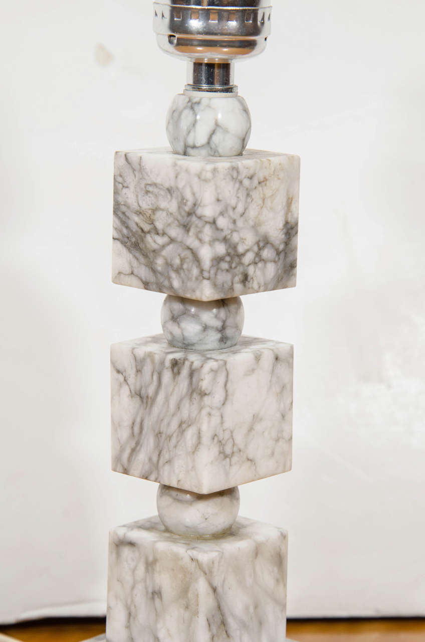 Milieu du XXe siècle Lampe de table Art Déco en marbre en vente