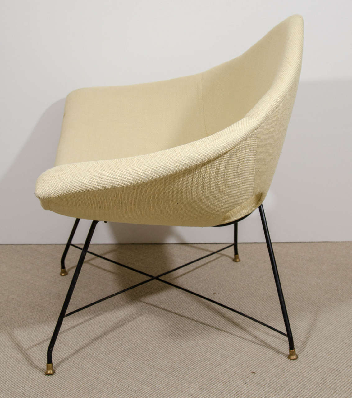 Pair of Off-White Fratelli Saporiti, Augusto Bozzi Chairs, Italy, circa 1958 In Excellent Condition For Sale In New York, NY