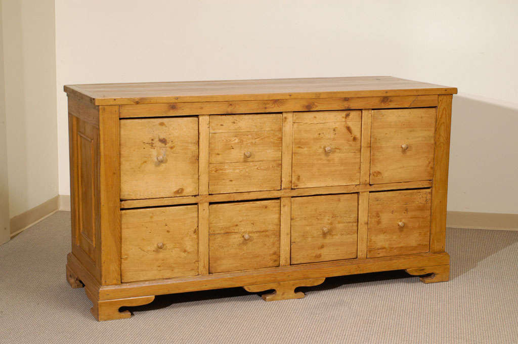 Pine Counter