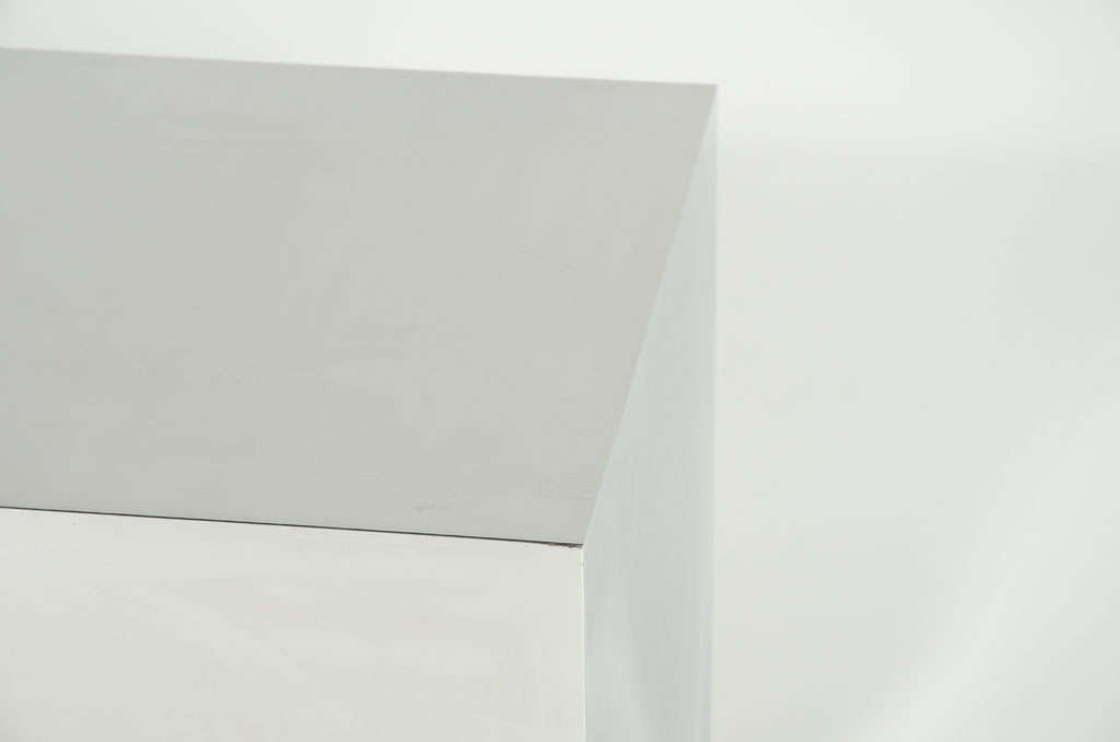 American Mirror Polished Steel Cube Rolling Table after Ward Bennett For Sale 3