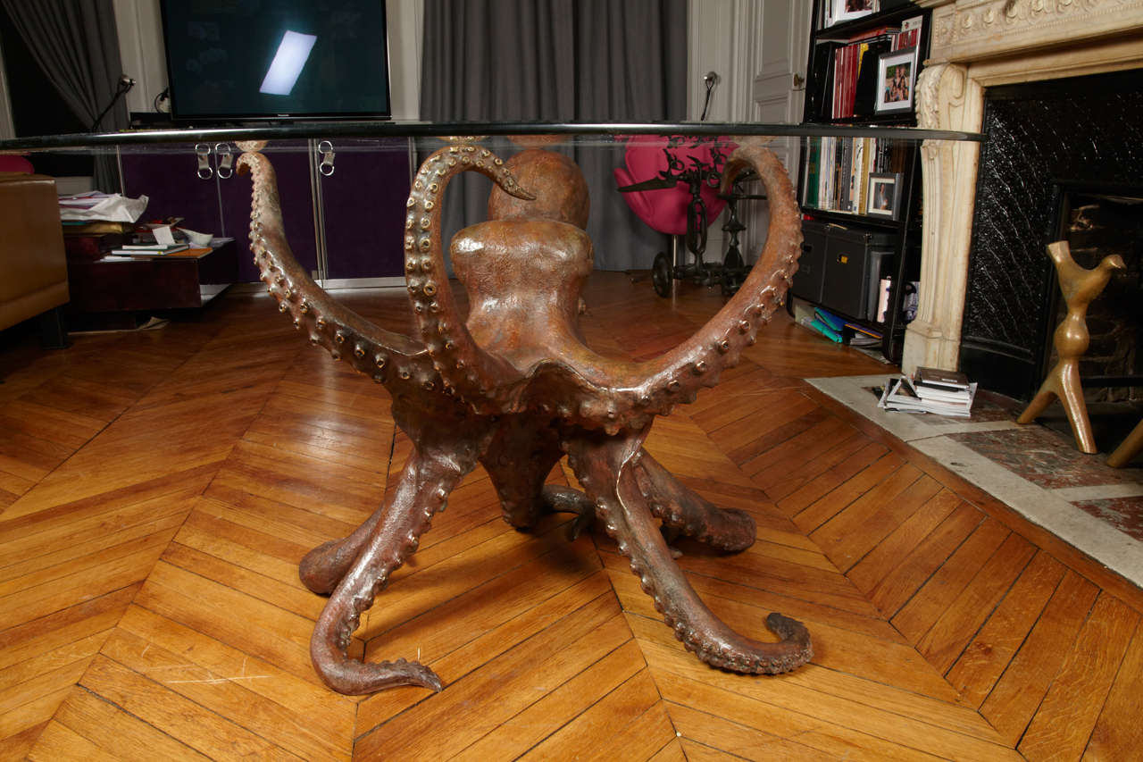 Huge octopus table in patinated solid bronze  
It's could be a large gueridon  or a dining table for 6 peoples