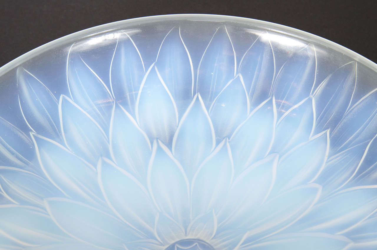 Stunning Art Deco Relief Glass Bowl by Etling In Excellent Condition In New York, NY