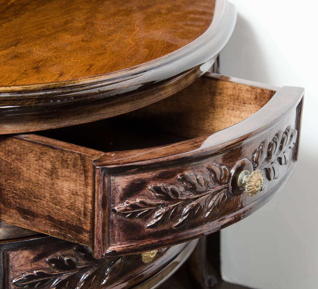 Elegant 1940s Hollywood Kidney Shaped Cocktail Table with Hand-Carved Detailing 2
