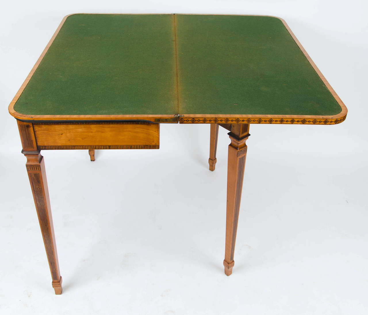 George III Satinwood Card Table In Excellent Condition In London, GB