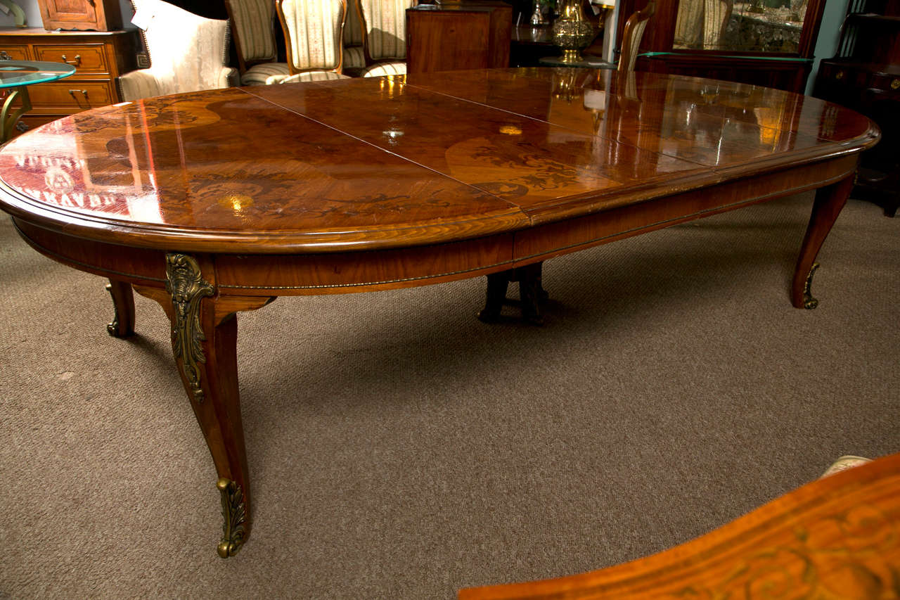 Mid-20th Century French Louis XV Style Inlaid Oval Dining Table