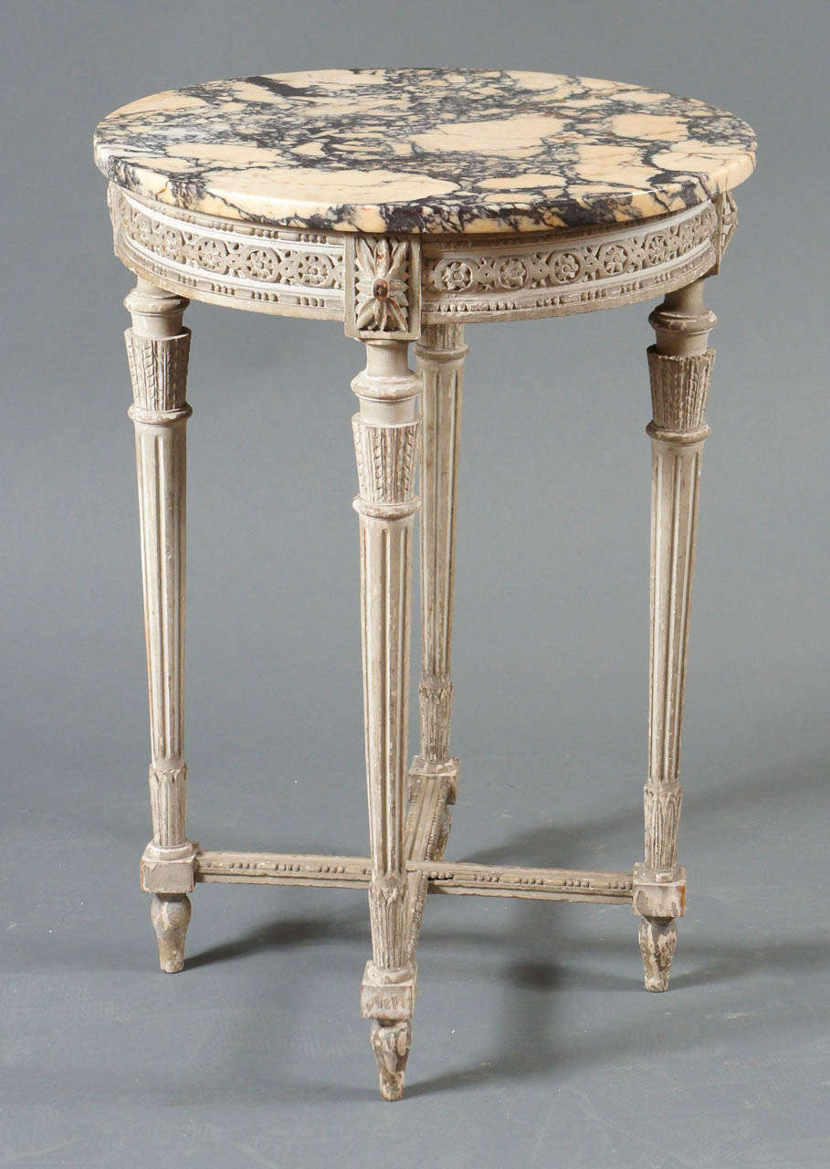 Single French Side Table with Beautiful Marble Top In Excellent Condition For Sale In Hudson, NY