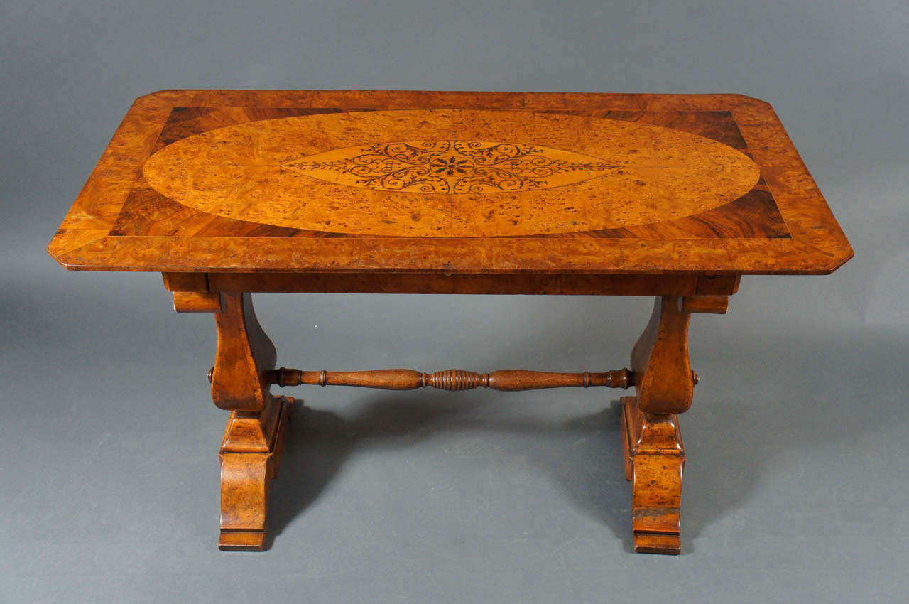 Biedermeier desk with burl and inlay. Single drawer with key.