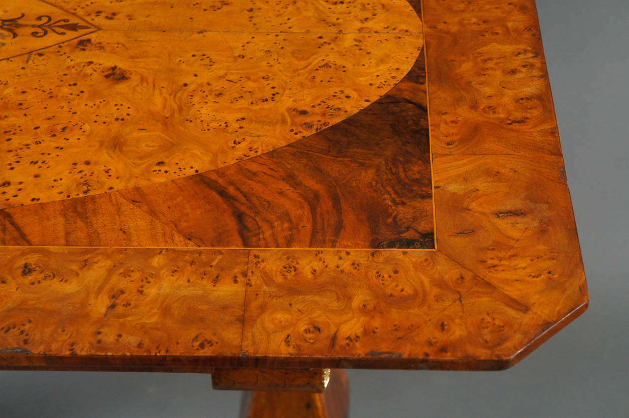 Biedermeier Desk with Burl and Inlay For Sale 1