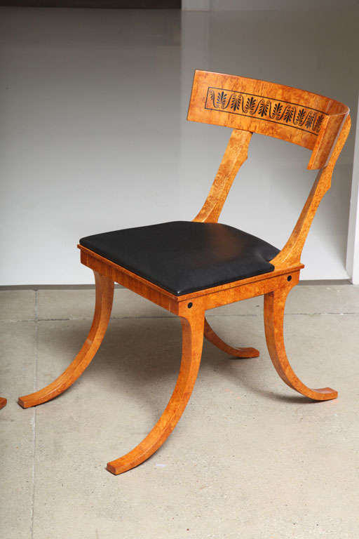 Pair of klismos chairs, after N.A. Abildgaard's design In Excellent Condition In New York, NY