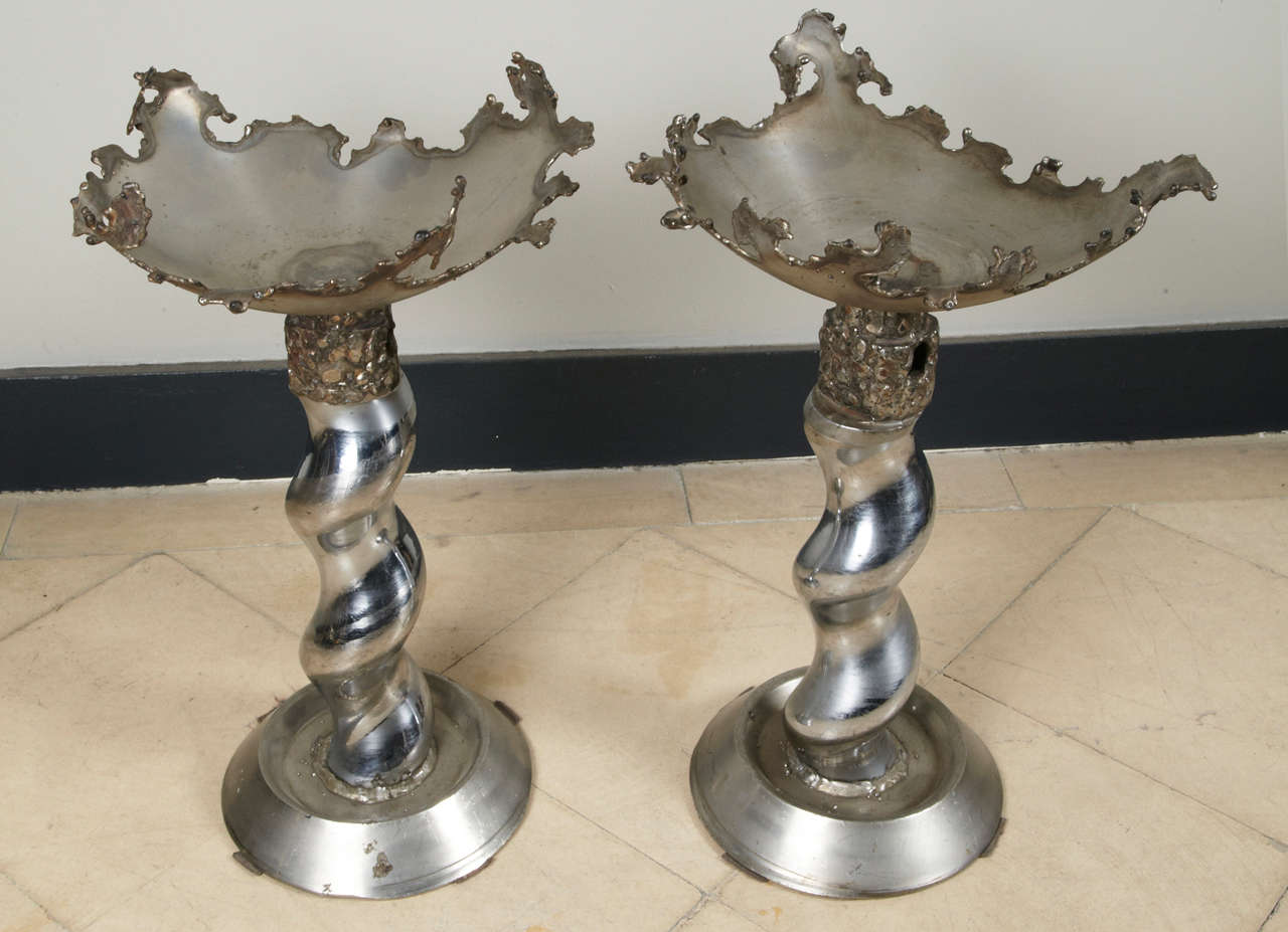 Very decorative pair of cups sculptures.
Stainless steel.
One signed "Viseux".
Claude Viseux (1927-2008) important french sculptor.
These pair of sculptures have been made between 1967 and 1970 , the "stainless steel " period