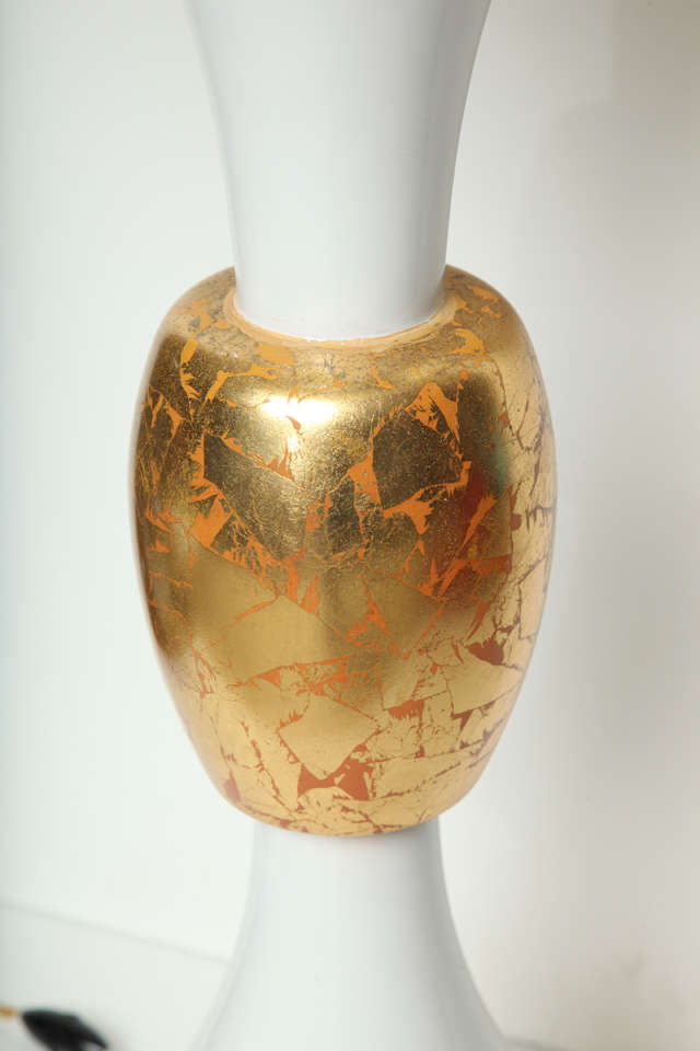 Monumental White & Gold Leaf Table Lamp In Excellent Condition For Sale In New York, NY