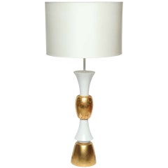 Monumentale weiß-goldene Tischlampe mit Blattgold