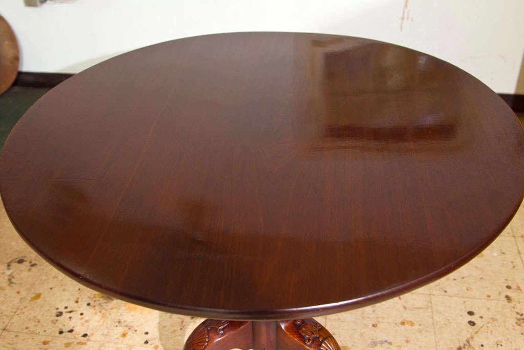 George III Mahogany Tilt-Top Table In Excellent Condition In Woodbury, CT