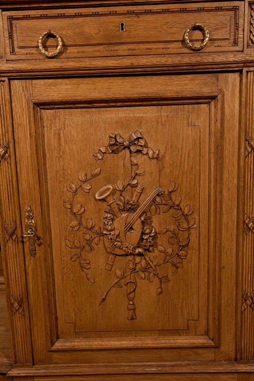 Carved Oak Server In Good Condition For Sale In Stamford, CT