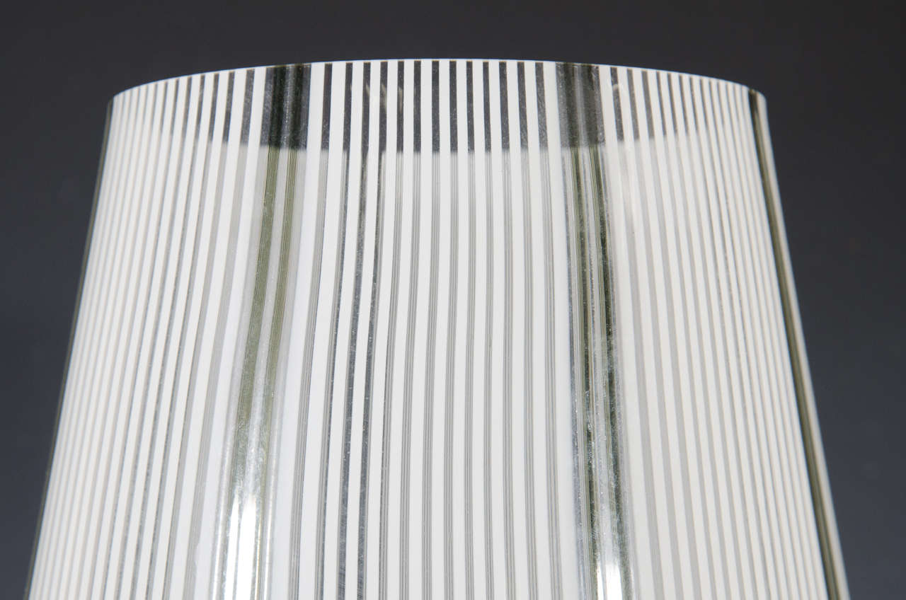 A Midcentury Pair of White Murano Glass Striped Table Lamps In Good Condition In Astoria, NY