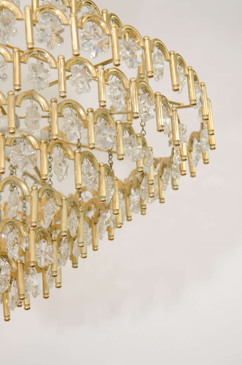 A Midcentury Austrian Crystal Glass Snowflake Chandelier In Good Condition In New York, NY