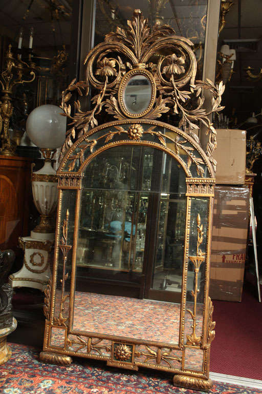 Very Fine Italian 18th Century Giltwood Mirror.
Stock Number: F35