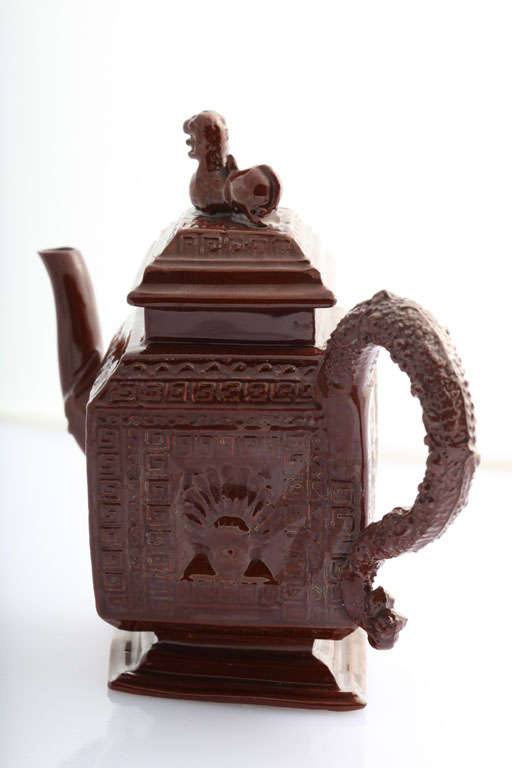 English Glazed Redware Pottery Teapot In Excellent Condition In New York, NY