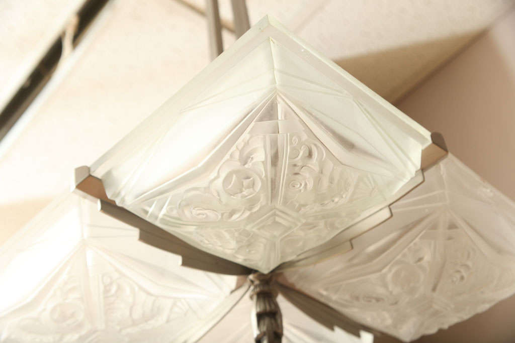 French Art Deco Square-Shaped Chandelier For Sale 5