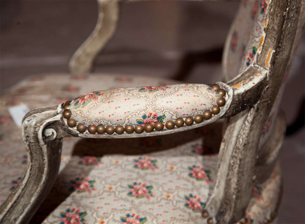Fauteuil dipinto in stile Luigi XIV, o poltrona per bambole, a misura di bambino In condizioni discrete in vendita a Manhasset, NY